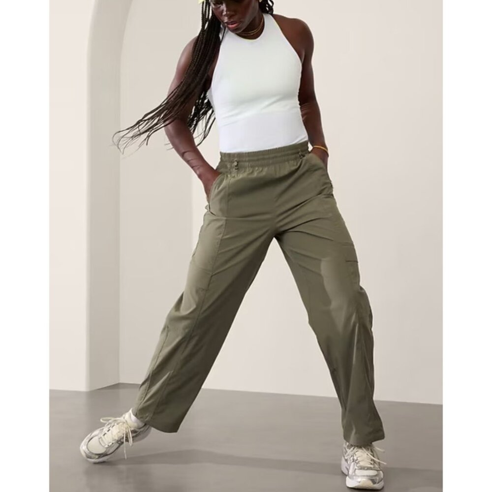 Athleta M Cascade Cargo Poplin Pant Moss Medium